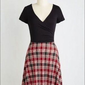 Botanical Breakfast Dress in Plaid